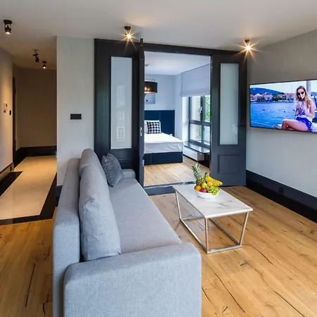 Bella - Victoria By Oneapartments Apartament