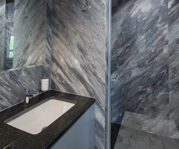 Apartment Bella - Victoria By Oneapartments *